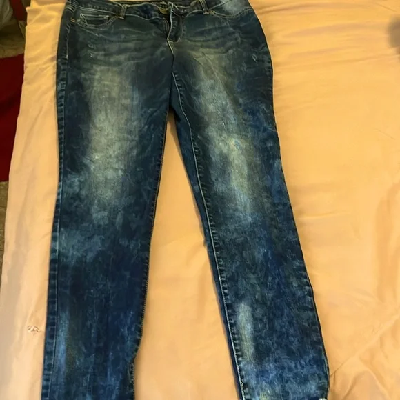 Maurices denim stretch jeans; midrise - Picture 3 of 3